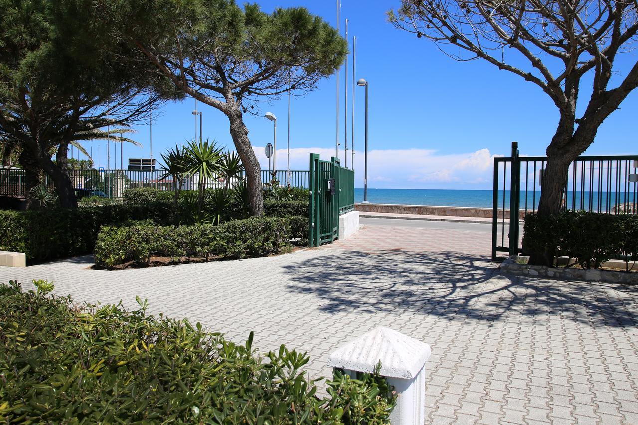 Hotel Parco Carabella Vieste Exterior foto